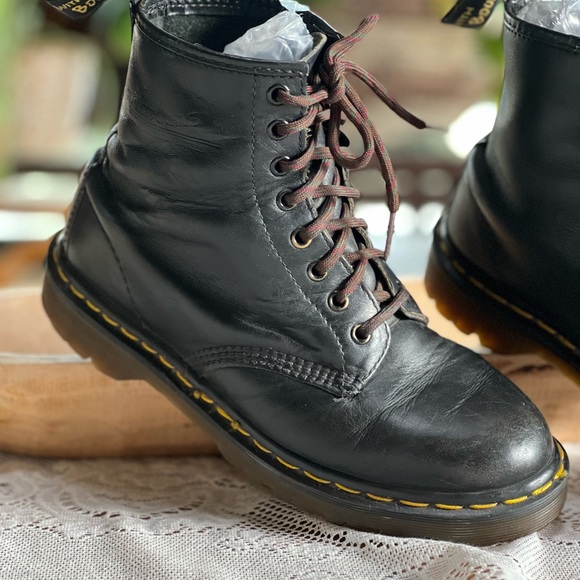 DOC MARTENS Vintage MIE black leather chunky platform sole lace-up combat boots - Picture 4 of 11